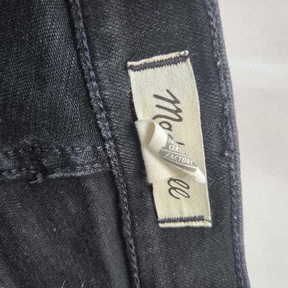 Madewell Womens 25 P Mid Rise Kick Out Jeans Black - Picture 4 of 8